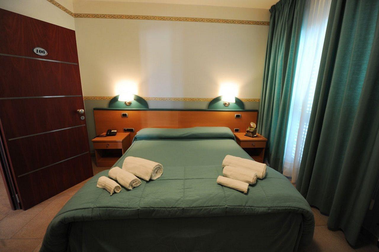 Santa Lucia Hotel Corigliano Calabro Exteriör bild
