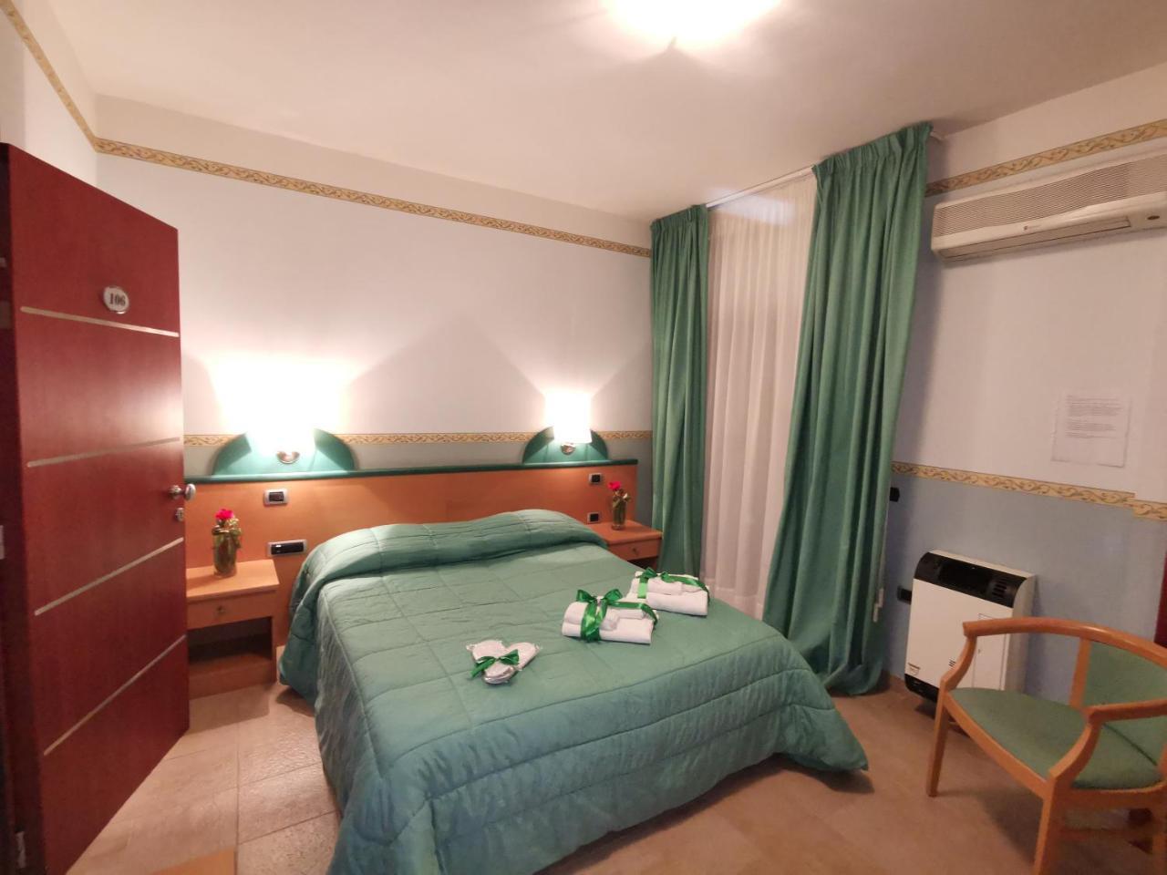 Santa Lucia Hotel Corigliano Calabro Exteriör bild